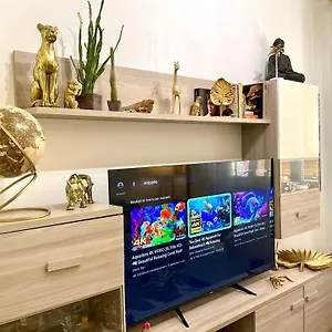 Appartamento Boutique Con Tv Da 65 E 43, Viareggio
